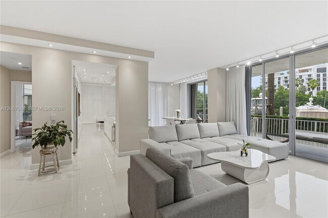 Building Photo - 3500 Mystic Pointe Dr