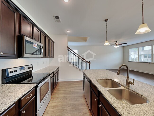 Building Photo - 155 Gregory Dr