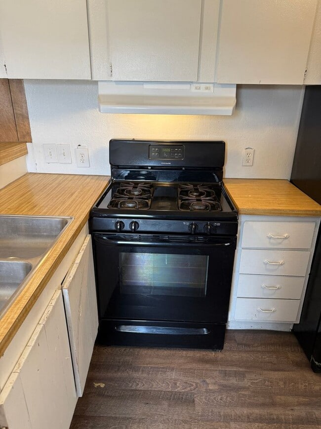 Building Photo - 3 Bed 2 Bath Updated Mobile Home with Fenced Yard and Storage Shed