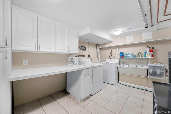 Building Photo - 23 Parkside Dr