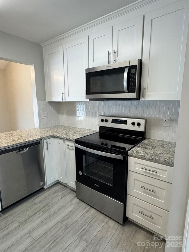 Building Photo - 7801 Renaissance Ct