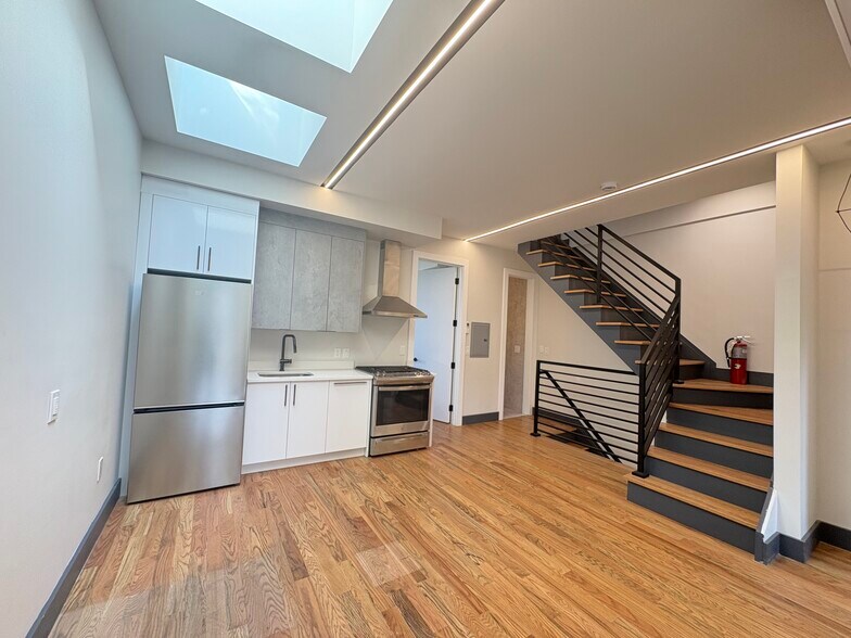 Unit 2 - 604 Palisade Ave