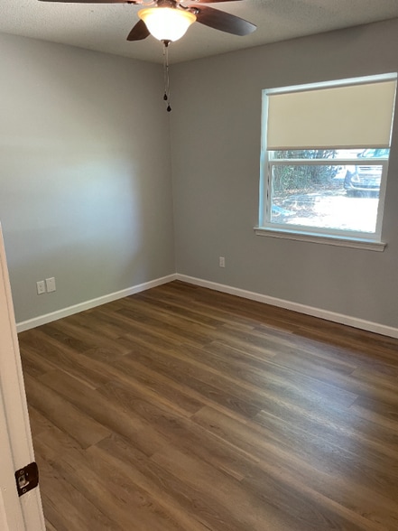Building Photo - 4812 Tradewinds Dr