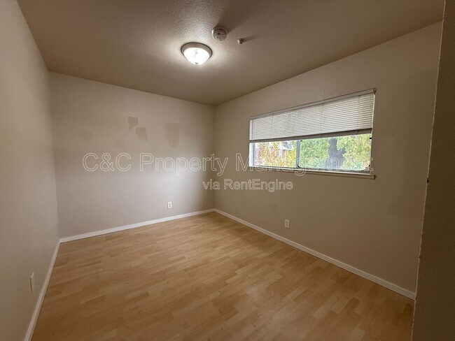 Building Photo - 300 Stony Point Rd