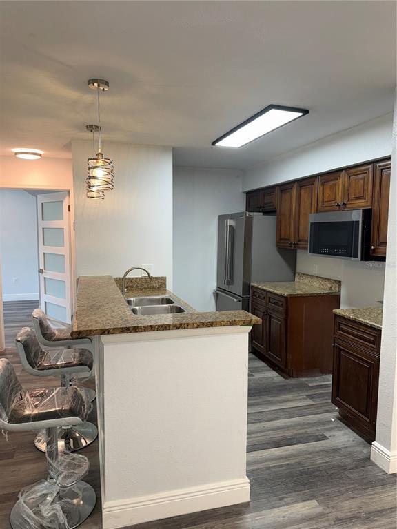 Building Photo - 9481 Highland Oak Dr