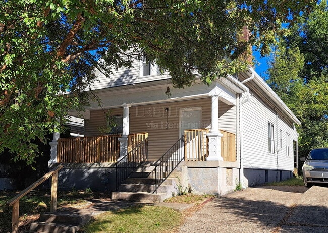 Primary Photo - 317 S 39th St