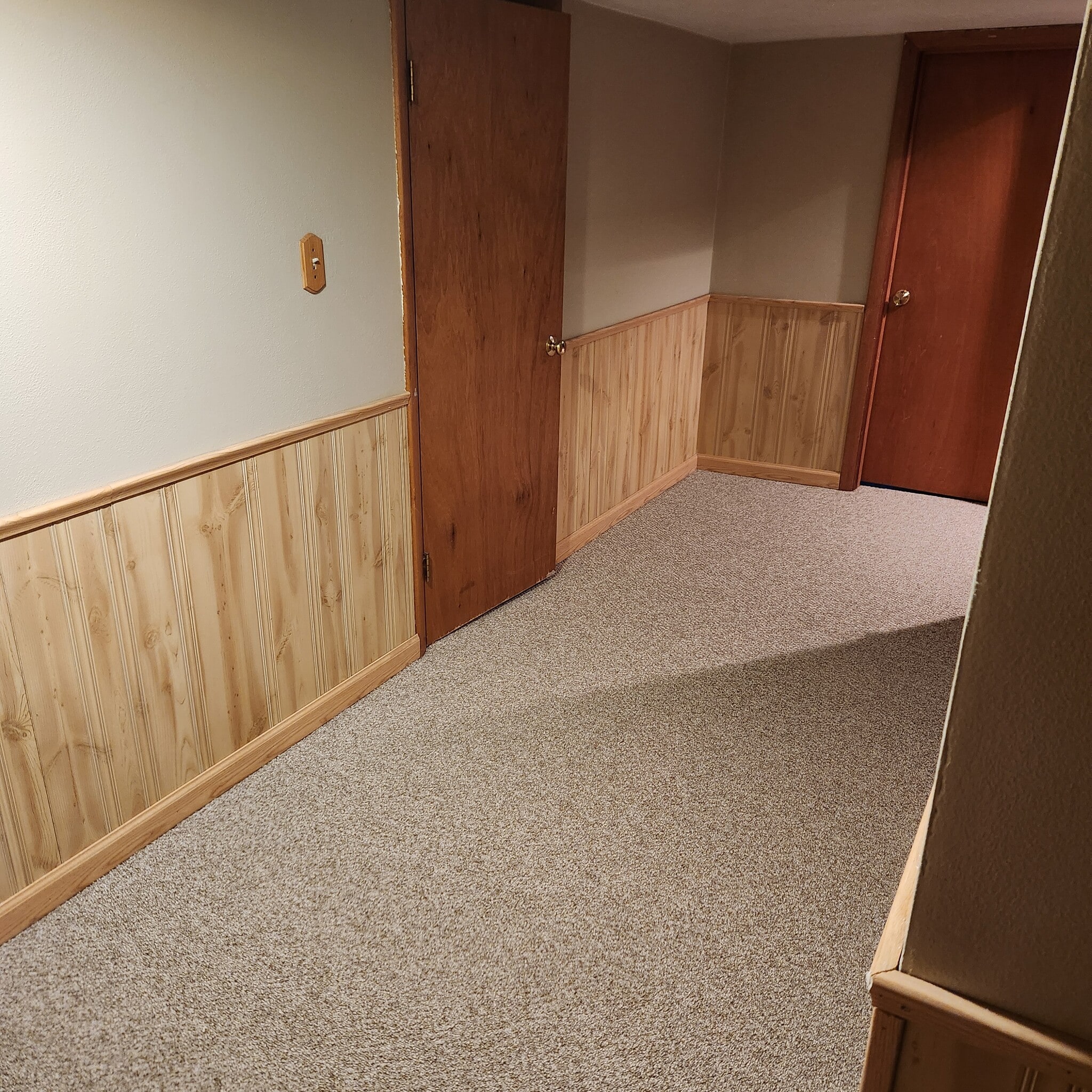 Building Photo - 1007 Roselawn Ave W