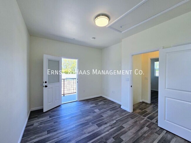 Building Photo - 4169 Country Club Dr