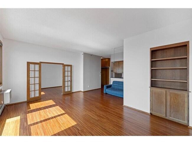 Building Photo - 433 S 7th St