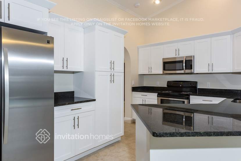 Building Photo - 12912 Buckland St