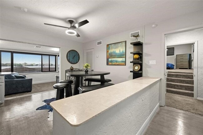 Building Photo - 2785 Bayside Dr S