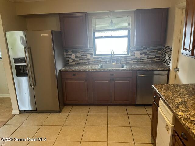 Building Photo - 978 Nagle Dr