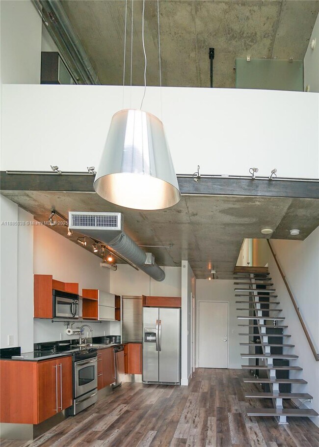 Building Photo - 690 SW 1st Ct