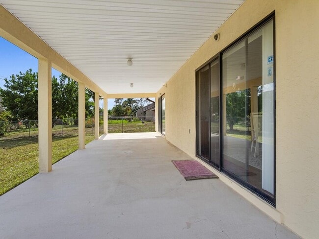 Building Photo - 2543 SE Price Ct