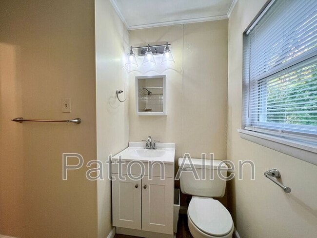 Building Photo - 14 Friendly Hollow