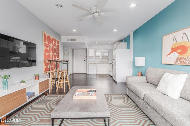 Building Photo - 4610 N 68th St