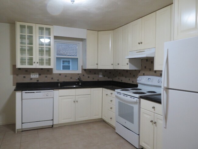 Building Photo - 2A Bryon Rd