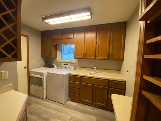 Building Photo - Home for the Holidays!! -TSC school