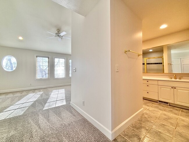 Building Photo - 943 Sage Park Ln S