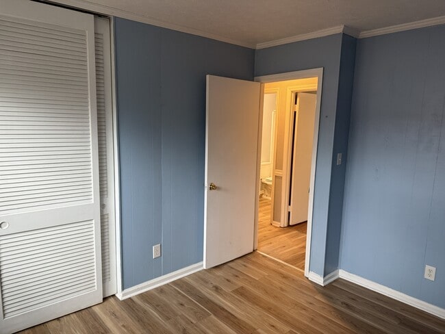 Building Photo - 1000 62nd Ave N