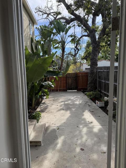 Building Photo - 2084 E Washington Blvd