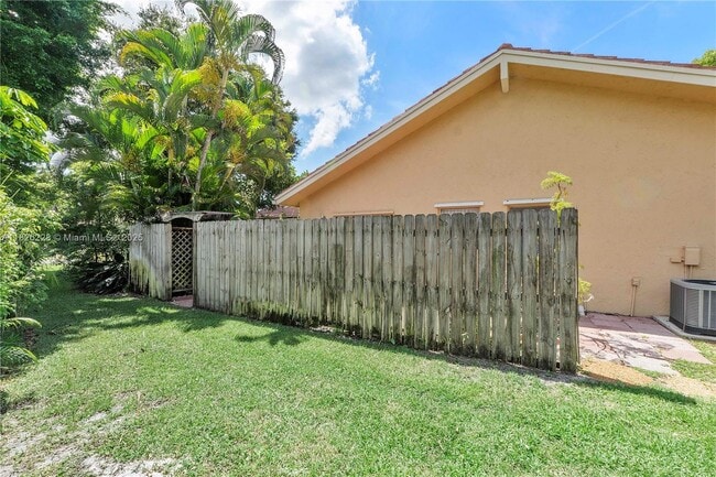 Building Photo - 23257 Boca Club Colony Cir