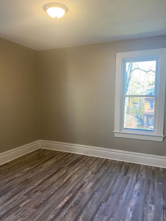 Building Photo - Gorgeous 1 and 2 bedroom apartments for rent in Pittsburgh