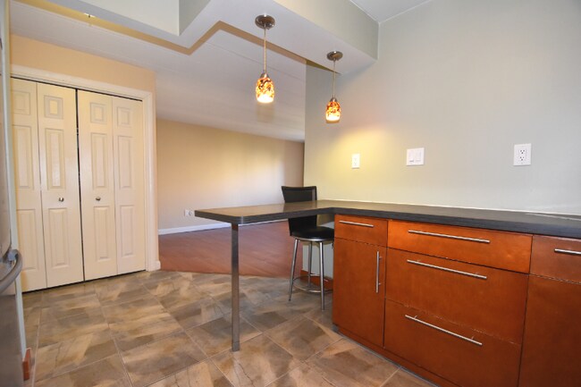 Building Photo - 5 Bayard Rd