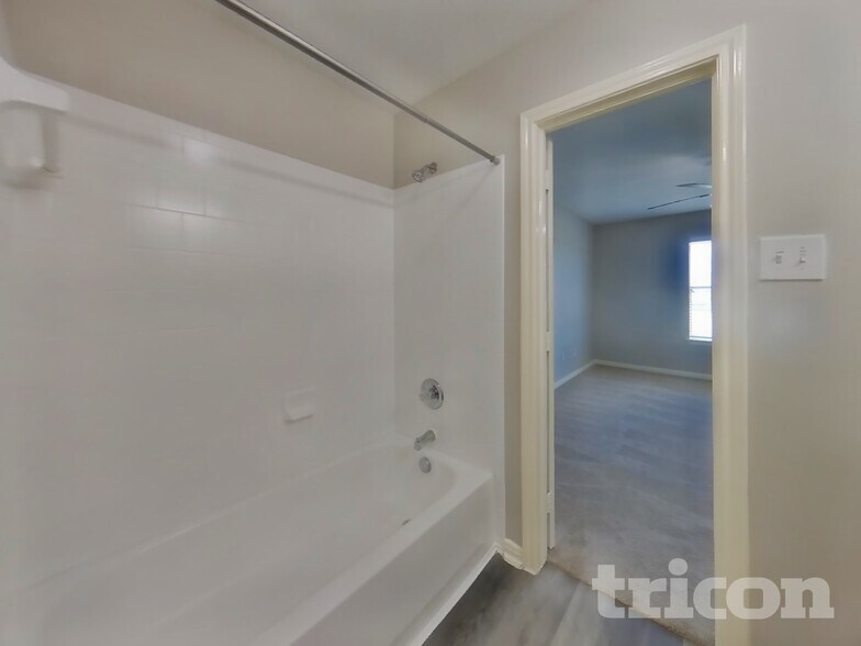 Building Photo - 5029 Hauna Ln