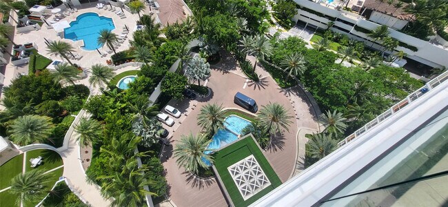 Building Photo - 2600 Island Blvd