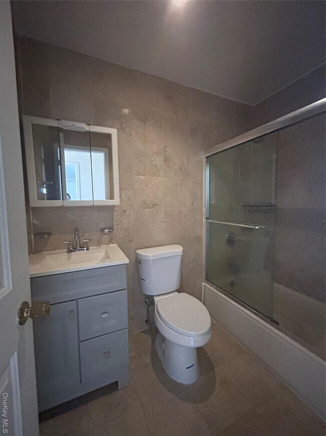 Building Photo - 202-38-20247 47th Ave