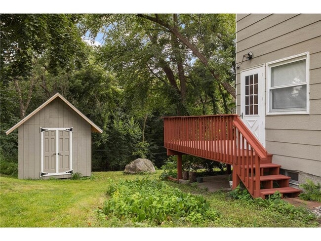Building Photo - 1334 Hillcrest Dr NE