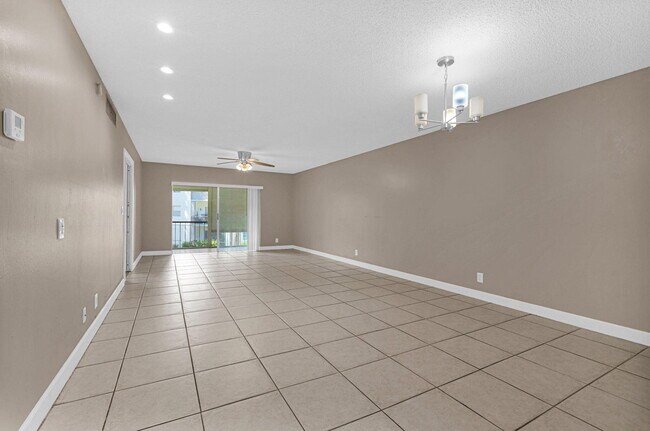 Building Photo - 3360 Spanish Moss Terrace