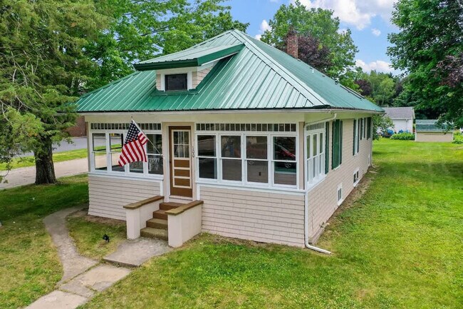 Building Photo - 100 W Main St