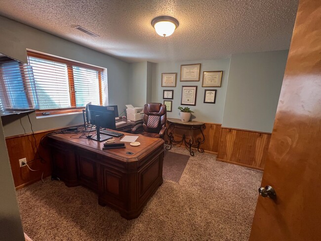 Building Photo - Single Family Home in Moorhead!