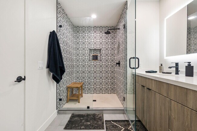 Building Photo - 76658 Daffodil Dr