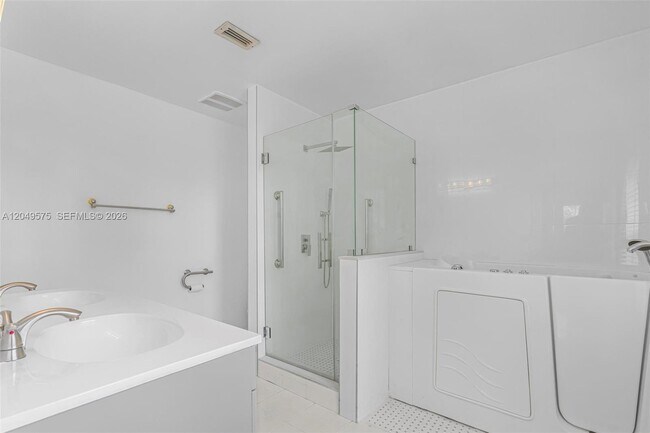 Building Photo - 9075 SW 48th Terrace
