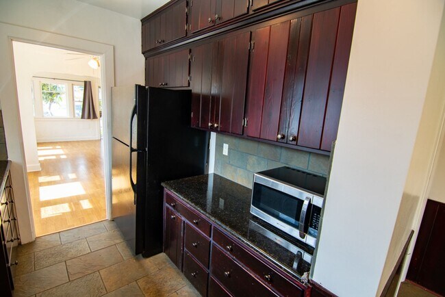 Building Photo - Charming 3-Bedroom Home for Lease in College West, San Diego