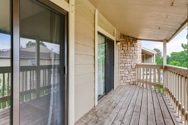 Building Photo - Stunning 2 Bedroom Near Lowry!!!!