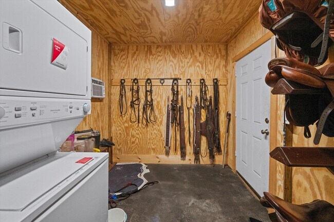 Building Photo - 3509 C Rd