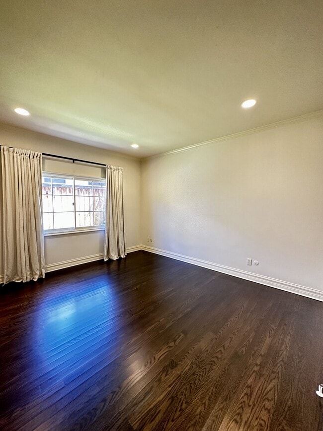 Building Photo - 9612 Arby Dr