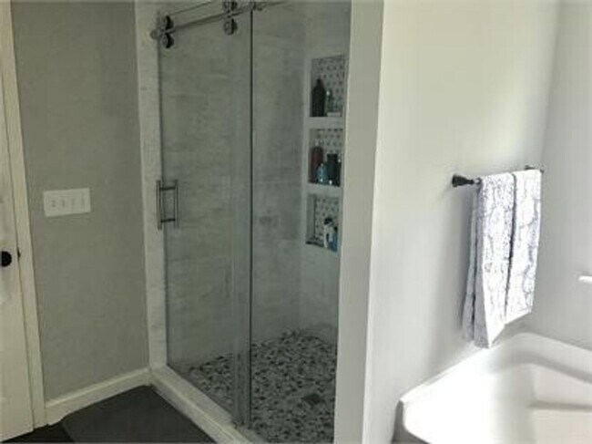 Building Photo - Carolina Lakes Gated Community!!