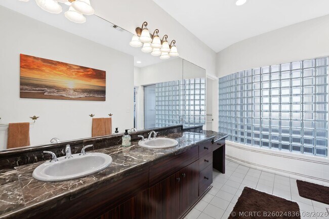Building Photo - 2400 Delmar Pl