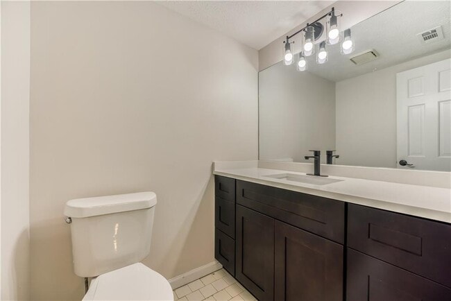 Building Photo - 61 Powers Ferry Rd