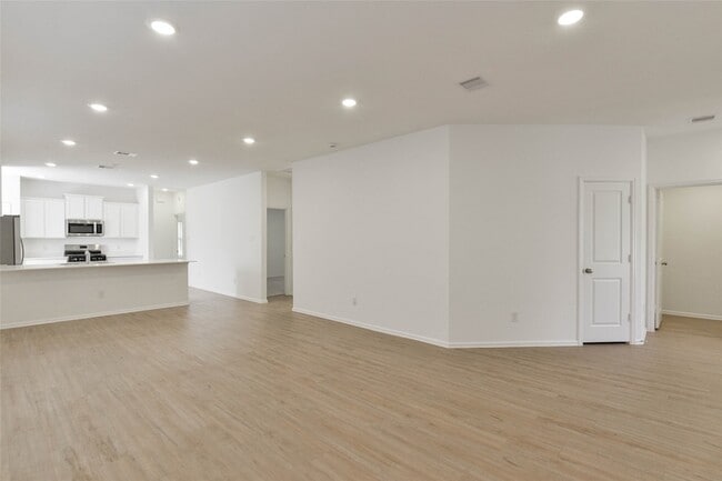 Building Photo - 1935 Barrett Gables Dr