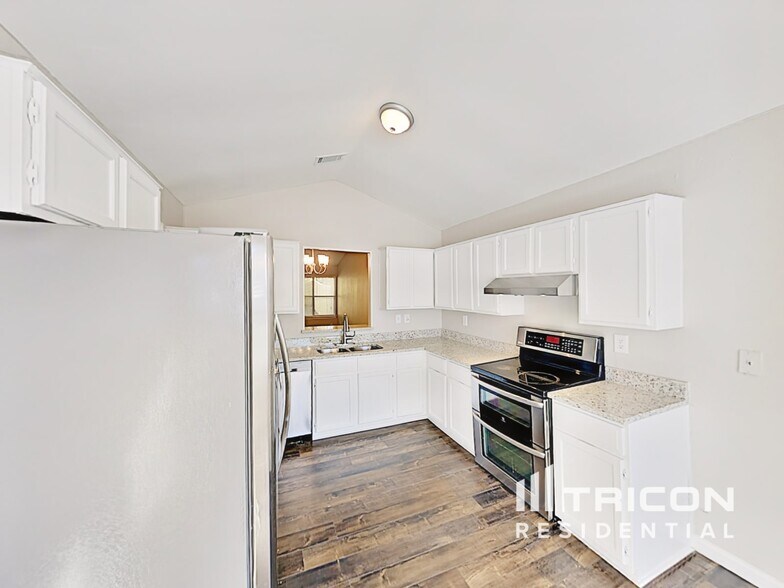 Building Photo - 1423 Ardmore Dr