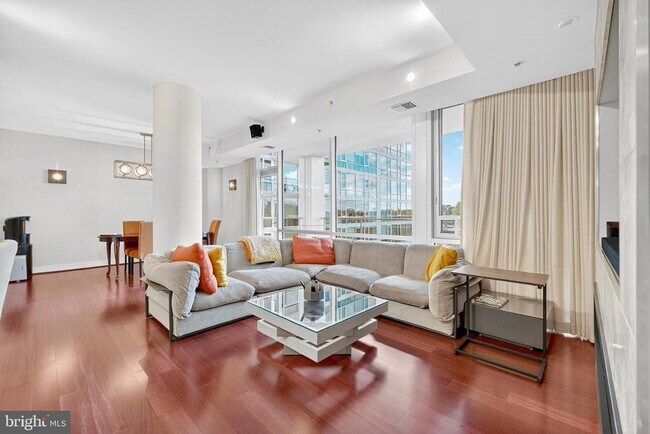 Building Photo - 6820 Wisconsin Ave