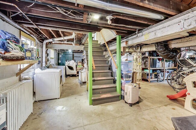 Building Photo - Palisades, NW Washington, DC - Beautiful 4...