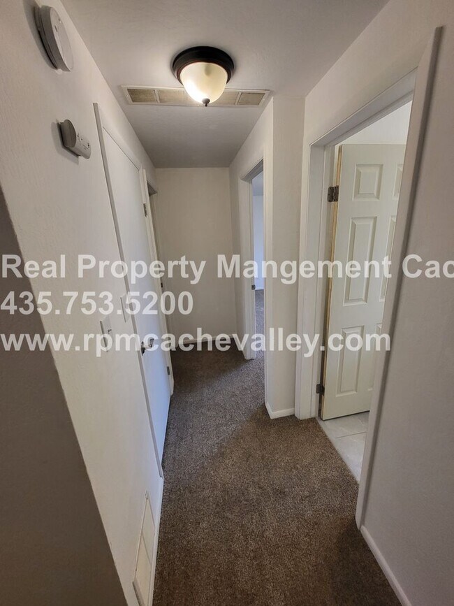 Building Photo - 2662 N 370 E