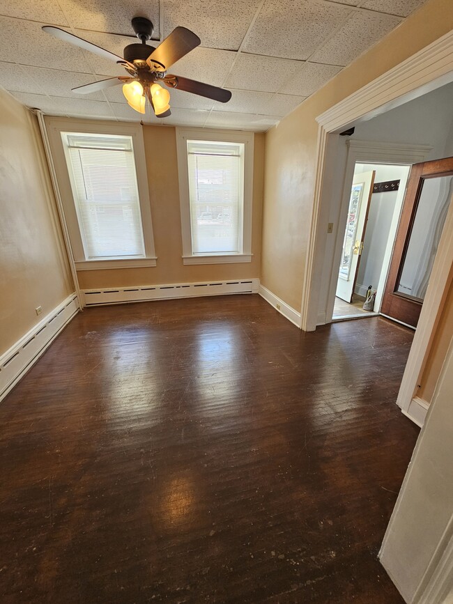Building Photo - 829 Willow St
